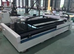 Kina Yawei 1kw Fiber Laser Cutting Machine 3015