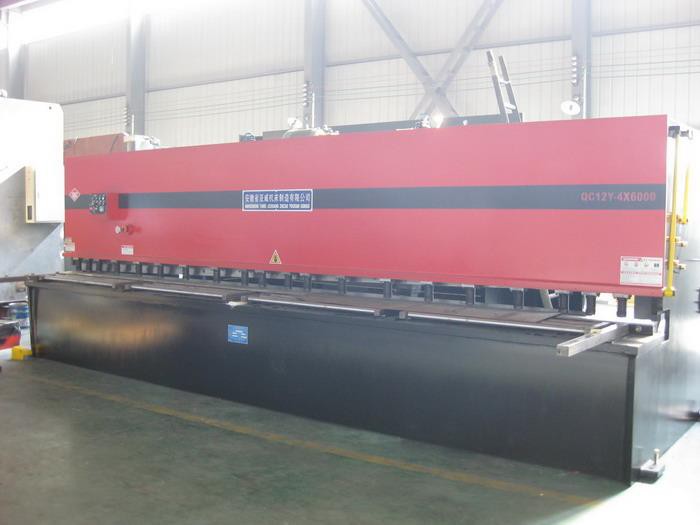 China Yawei 4mm 6m sheet metal cutting machine factory