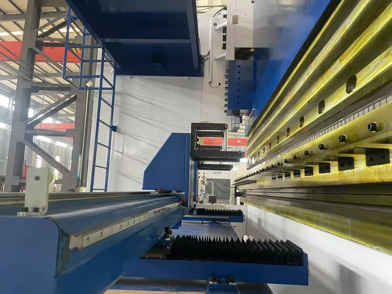 AHYW YAWEI CHINA MADE 1200T HEAVY DUTY BENDING HARDOX 450 6M PRESS BRAKE AHYW YAWEI CHINA MADE 1200T HEAVY DUTY BENDING HARDOX 450 6M PRESS BRAKE